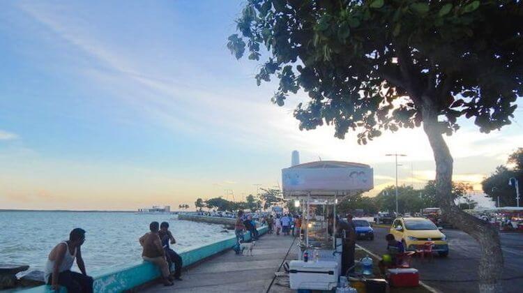 soir sur le malecon de Chetumal