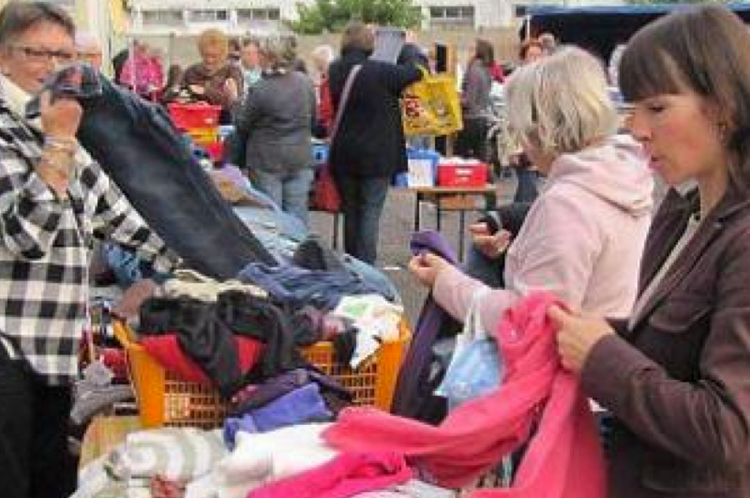 NOËL SOLIDAIRE – Braderie de la Croix Rouge à Pau et Lescar