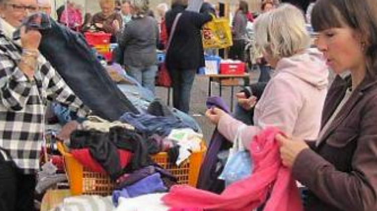 NOËL SOLIDAIRE – Braderie de la Croix Rouge à Pau et Lescar
