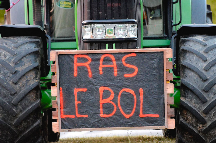 ON MARCHE SUR LA TÊTE – Les paysans veulent bloquer les Pyrénées