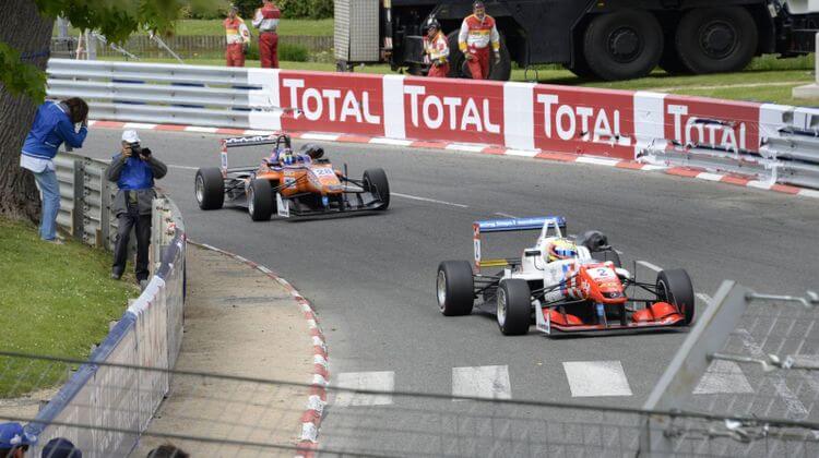 1 GP PAU 2015 23