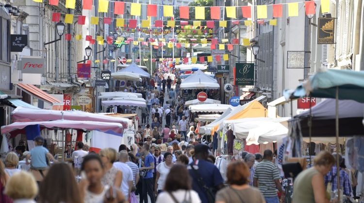 BONNES AFFAIRES - Braderie d’été dans le centre de Pau