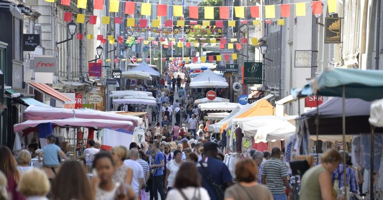 BONNES AFFAIRES - Braderie d’été dans le centre de Pau