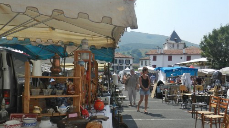 BESTA KUKUXU – Brocanteurs, antiquaires, bouquinistes, galeristes… à Sare