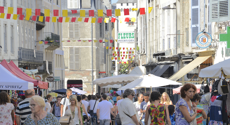 BONNES AFFAIRES - Braderie d'été au cœur de Pau