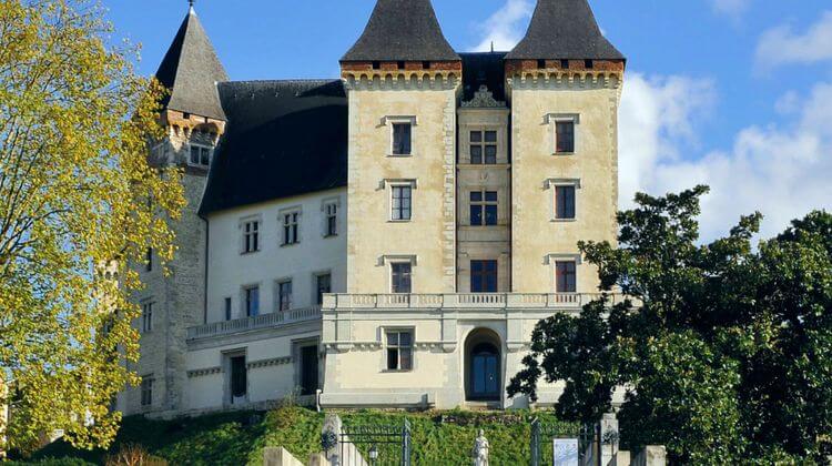 INVEST-IN-PAU-CHATEAU