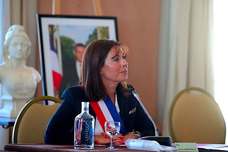 À L’HONNEUR - Maider Arosteguy, Hélène Larrezet et Julien Dubois, trois maires à suivre