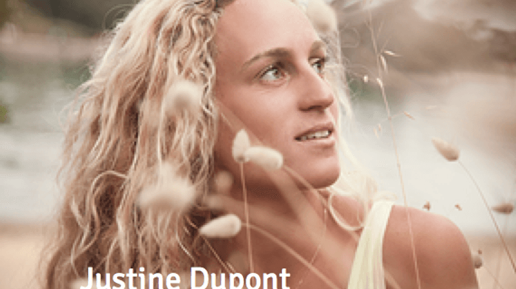 L’énorme frayeur de la surfeuse Justin Dupont