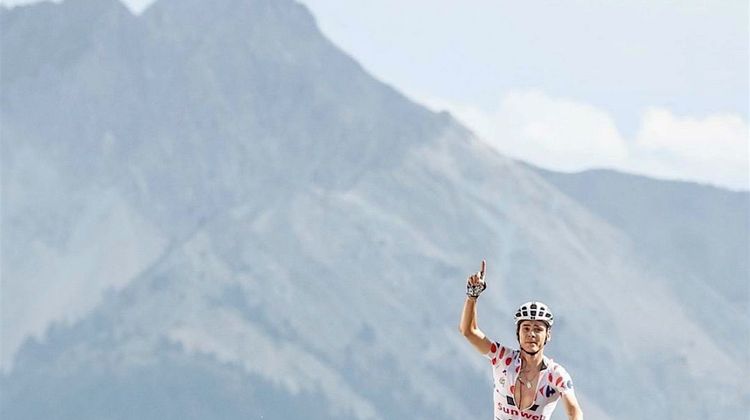 TOUR MONTAGNE