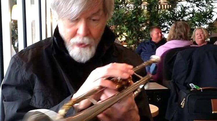 TOM HARRELL