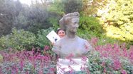 nathalie-et-eugenie-montijo-jardins-chapelle-imperiale-biarritz