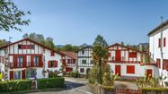 Maison typique du Pays-Basque avec vue sur la Rhune