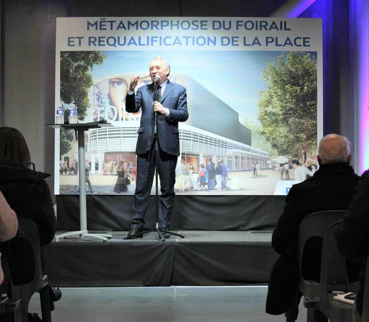 Vendredi 15 janvier, François Bayrou, le maire de Pau, présentait le chantier de la réhabilitation du Foirail aux habitants.
