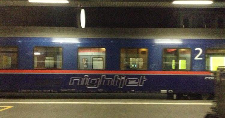 Une photo du train de nuit qui relis Paris à Lourdes.