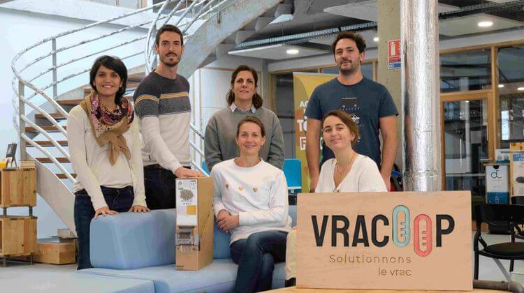 Depuis le Pays basque, Vracoop a mis au point un système de distribution de produits vrac écoconçus, réduit en plastique et économique, ainsi qu’une solution d'encaissement et de gestion dédiée au vrac.
