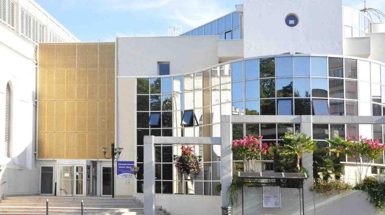 Avec une programmation culturelle et artistique de près de 120 à 150 manifestations annuelles, le Conservatoire Henri Duparc, à Tarbes, occupe une place importante dans les domaines de la création et représente un pôle d’action culturelle pour l’agglomération Tarbes-Lourdes-Pyrénées.