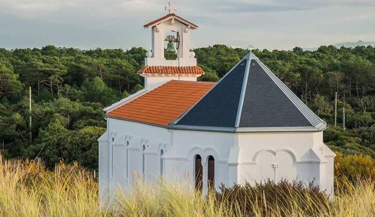 Une photo de la Chapelle Sainte-Thérèse rénovée à Labenne dans les Landes.