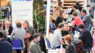 Des professionnels se rencontrant dans le cadre du speed meeting  de Bask'Invest, dans les locaux de l'Estia, à Bidart.Crédit photo : Bertrand Lapègue