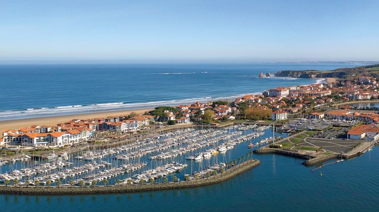 ON MARCHE SUR LA TÊTE – Hendaye se rebelle au sujet des meublés touristiques