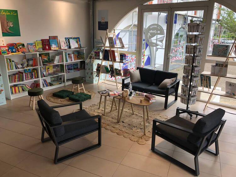 Salon de lecture de la librairie de Fabienne Rond à Tarnos