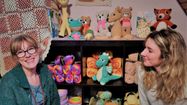 Martine Lagraulet et sa fille Léa Lamagnère ont fondé l'entreprise de e-commerce Laines du Monde, à Hagetaubin.