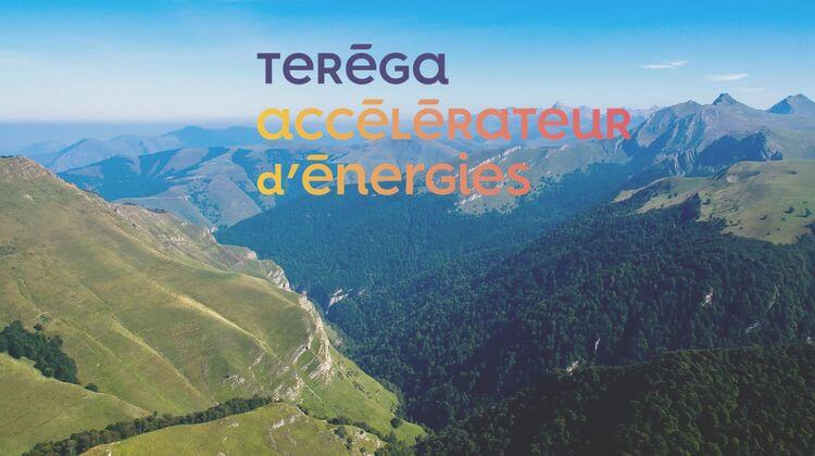 Image de fond paysage des pyrénées avec un slogan "teréga accélérateur d'énergies"