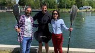 Frédéric Campoy, Tony Estanguet et Elsa Krim devant le stade des Eaux-Vives, à Pau.