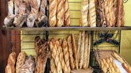 LE SACRE – La baguette de pain française pour l’humanité
