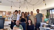 Myriame Honnay entourée de son équipe dans les locaux de l'incubateur situé à Capbreton.