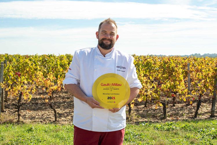 Le chef Nicolas Lormeau, de l'Esberit, a reçu le prix Jeunes Talents 2021 de la part du guide gastronomique Gault & Millau