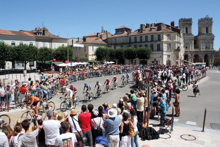 PETITE REINE – Le Tour devrait faire escale à Auch