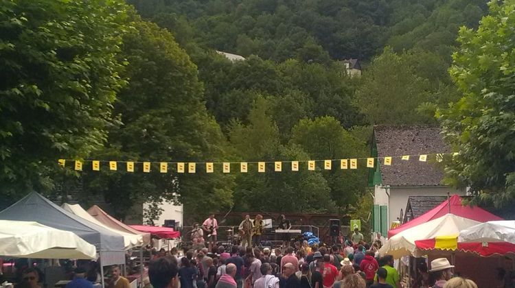 FÊTE TRANSFRONTALIÈRE - Le pastoralisme et le fromage célébrés à Canfranc