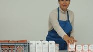 Sonia Pasquier, savonnière à froid, a créé Beebulle il y a sept ans en Béarn.