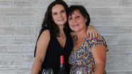 Domie et Laurie Kremser, gérante de l'épicerie O'Local, à Lescar.