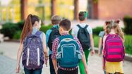 photo d'enfants rentrant à l'école
