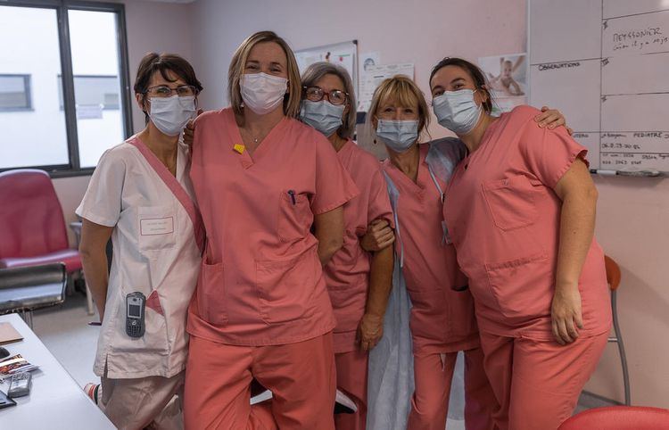 Une photo du personnel de la polyclinique Pau Pyrénées.