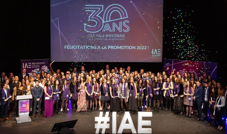 La promotion 2022 des étudiants de l'IAE Pau Bayonne.