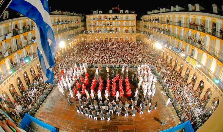 COUP DE CŒUR – La magie de l’incroyable Tamborrada de Donostia