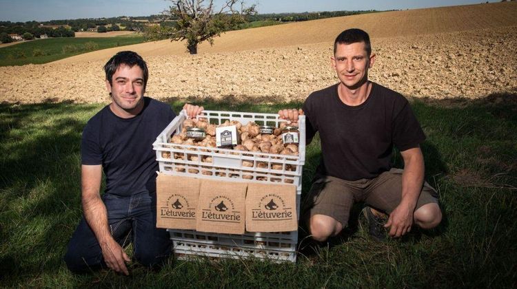 Nicolas et Fabien présentent le diamant noir du Gers