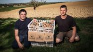 Nicolas et Fabien présentent le diamant noir du Gers