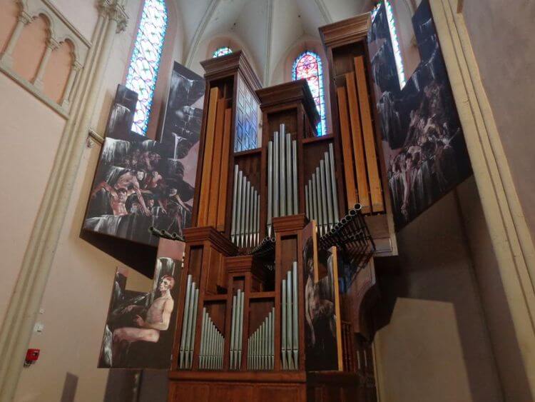 L'orgue dans l'église de Plaisance-du-Gers