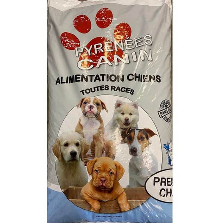 Un sachet d'alimentation pour chiens de Pyrénées Canin avec des chiots en photo