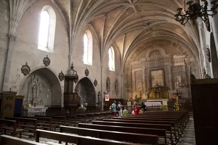 L'intérieur de l'église Notre-Dame de Labastide d'Armagnac.
