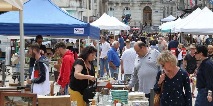 BONNES AFFAIRES – Foire à la brocante à Mont-de-Marsan
