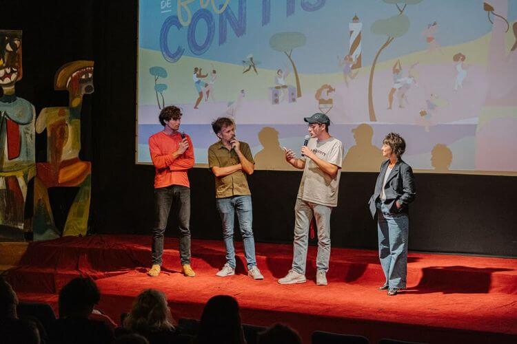Des cinéastes sur scène lors du Festival du film de Contis.