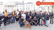 Des membres de l'association Louna 40 et des motards posent pour une photo.