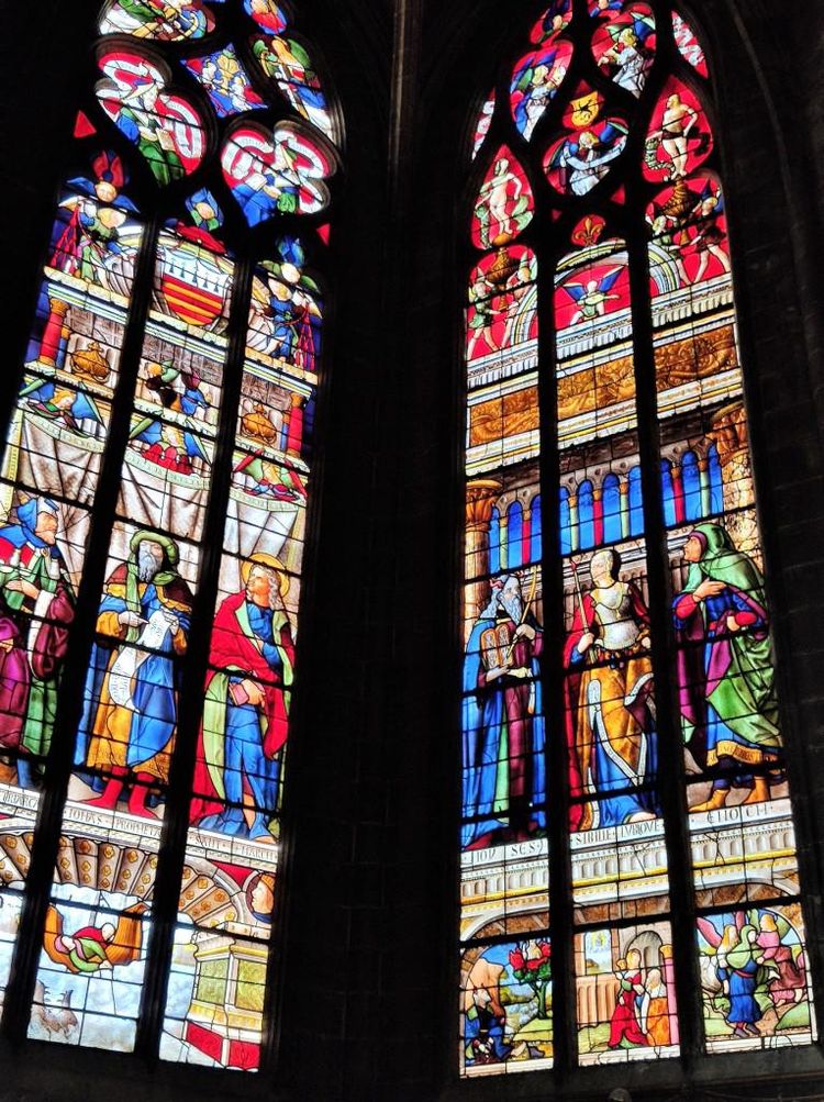 Une vue de vitraux d'Arnaut de Moles que l'on trouve dans la cathédrale d'Auch