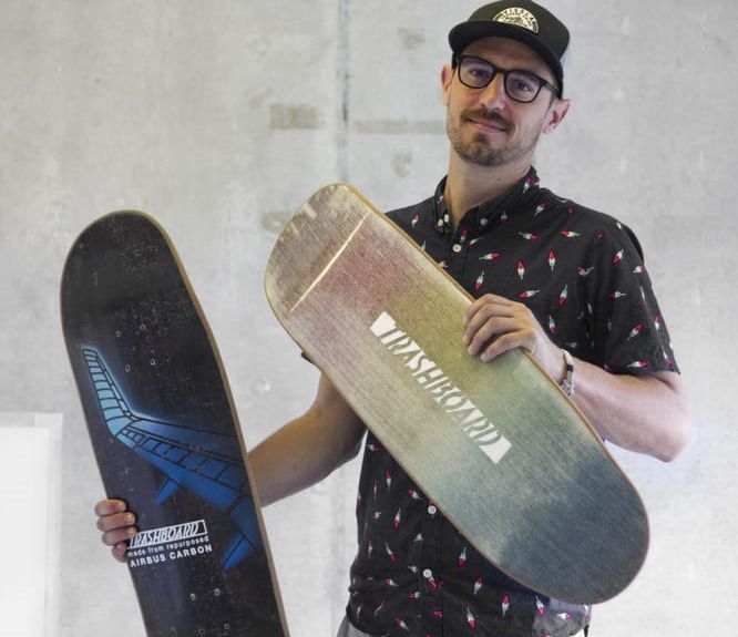 François Jaubert, le fondateur de Trashboard, une planche de skateboard réalisée à partir de carton recyclé.