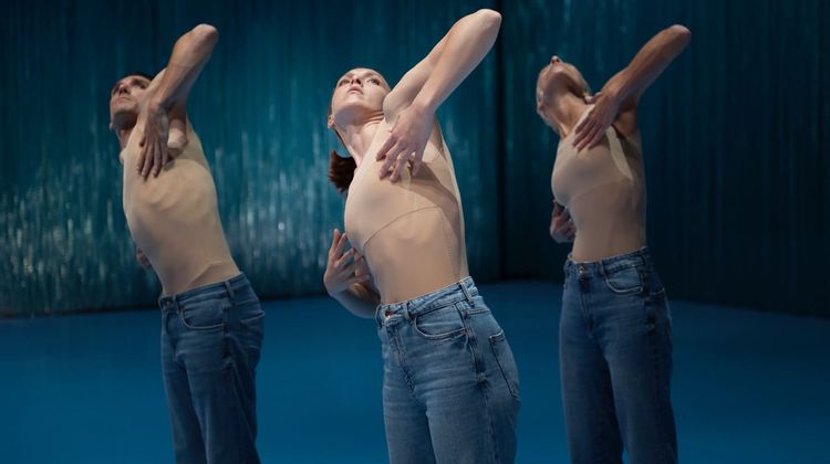 Les danseurs du Mallandain Ballet lors de la chorégraphie Ballet4Boobies, sensibilisant au cancer du sein. Crédit photo : Anne Kuhn