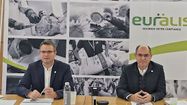 Christophe Congues, président du Groupe Euralis, et Philippe Saux, son directeur, lors de la présentation du bilan financier d'Euralis.